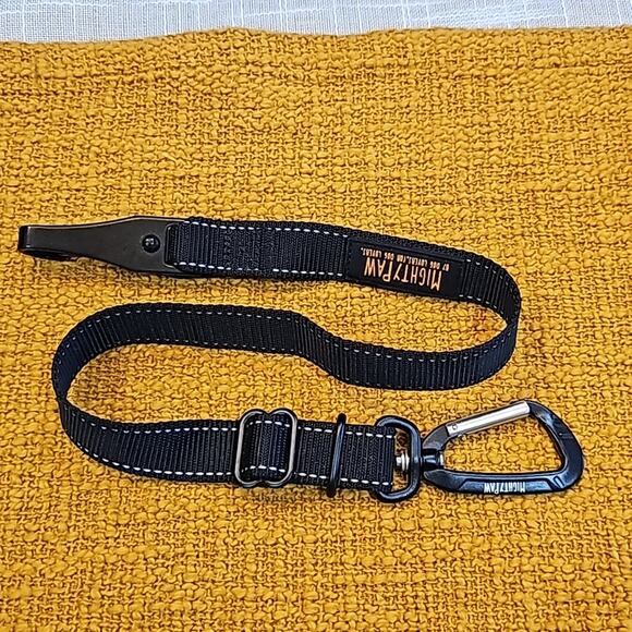 Mighty Paw Seatbelt - Picture 5 of 5